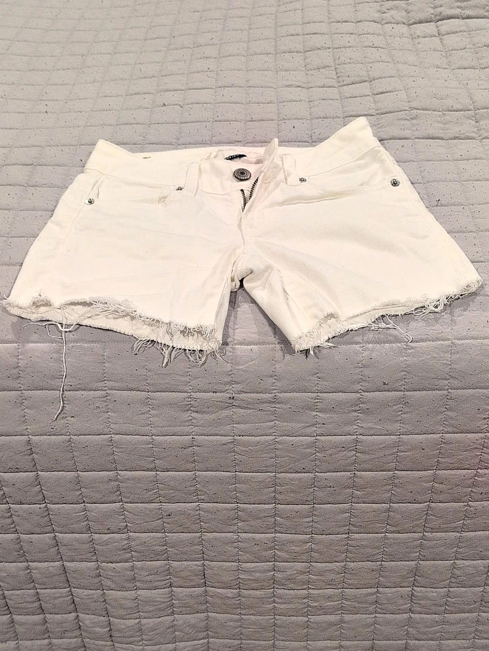 American Eagle Outfitters shorts Frayed Jean Shorts in White Size 00
